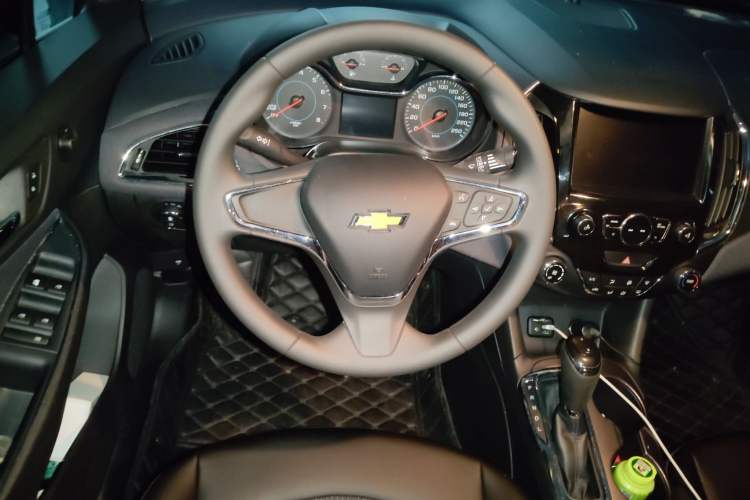 Used Chevrolet Cruze 2017 1.5L Automatic Xuanfeng Edition
