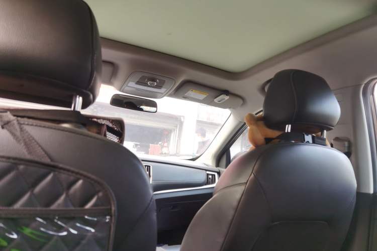 Used Roewe RX5 2019 20T Two-Wheel Drive Automatic 4G Connected Platinum Edition
