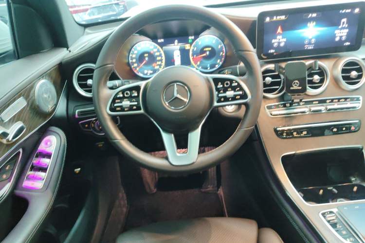 Used Mercedes-Benz GLC 2020 Facelift GLC 260 L 4MATIC Luxury Edition
