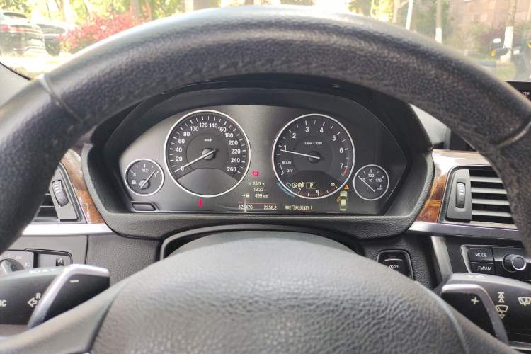 Used BMW 3 Series 2014 320Li Fashion Design Package
