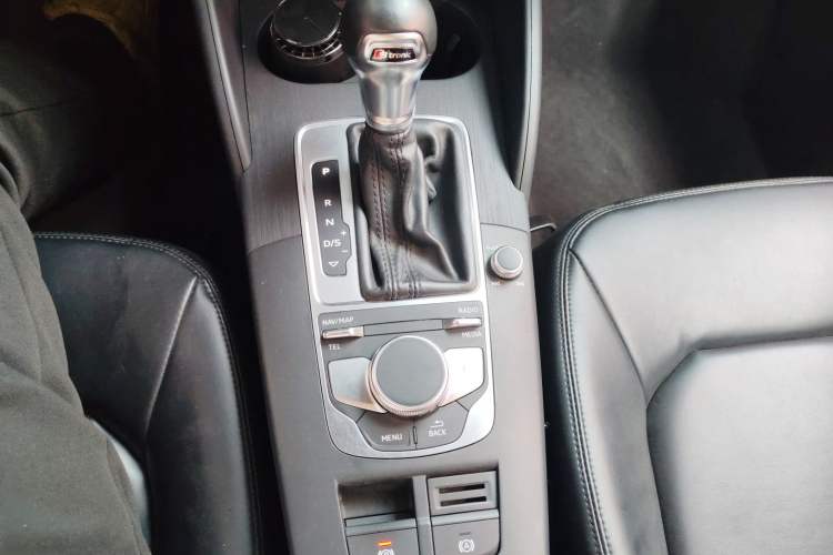 Used Audi A3 2020 Restyled Limousine 35 TFSI Ambition Version China VI Gear Lever