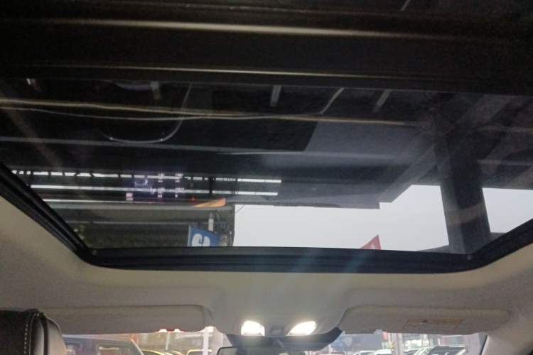 Used CHANGAN UNI-K 2024 2.0T Two-Wheel Drive YueShang Trim Headliner