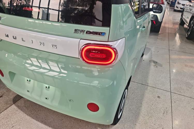 Used Wuling Hongguang MINIEV 2024 3rd Generation 170 km Right Rear Taillight