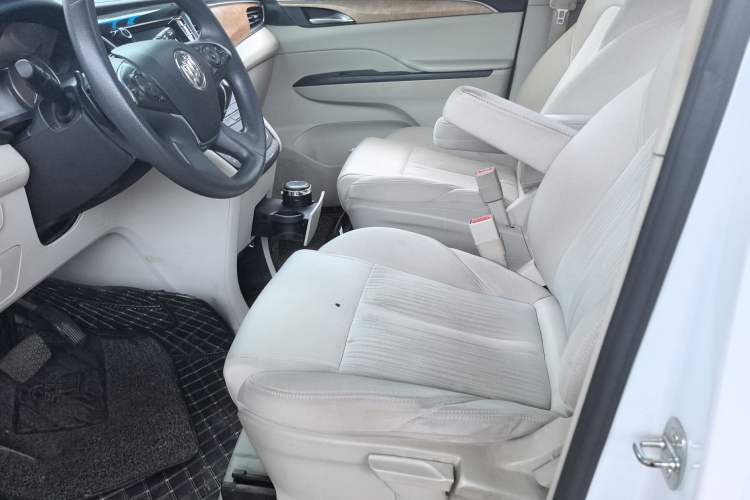 Used Buick GL8 2018 ES 28T Comfort Model China VI Standard