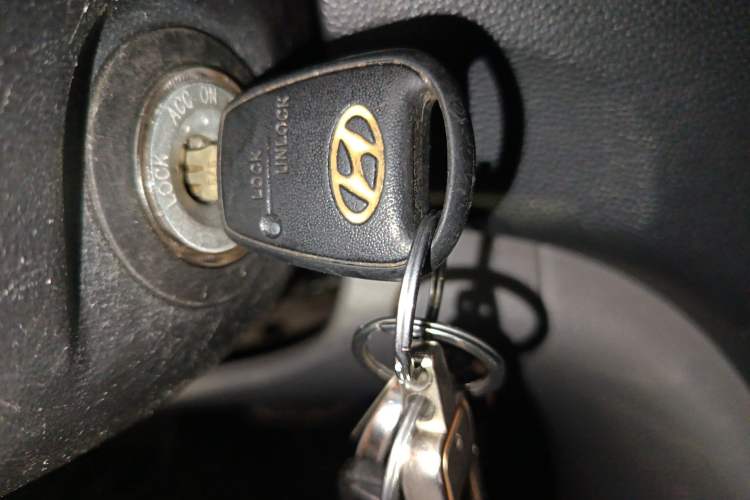 Used Hyundai H-1 Starex 2011 2.4L Comfort Edition
