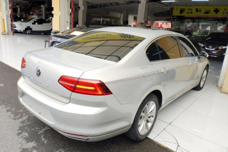 Used Volkswagen Magotan 2019 330TSI DSG Leading Edition China V Standard Rear Right 45 Deg