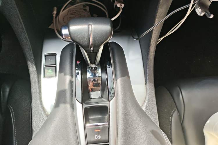 Used Honda Avancier 2017 240TURBO Two-Wheel Drive Premium Edition Gear Lever