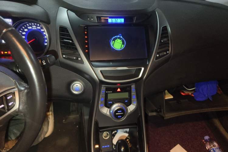 Used Hyundai Elantra (5th Generation / Langdong) 2015 1.6L Automatic Luxury Model Audio And AC Panel