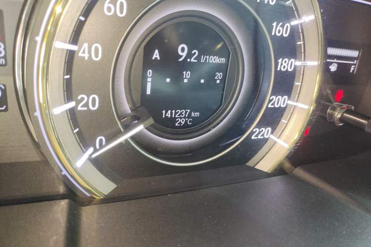 Used Honda Elysion 2016 2.4L Supreme Edition Odometer Close Up