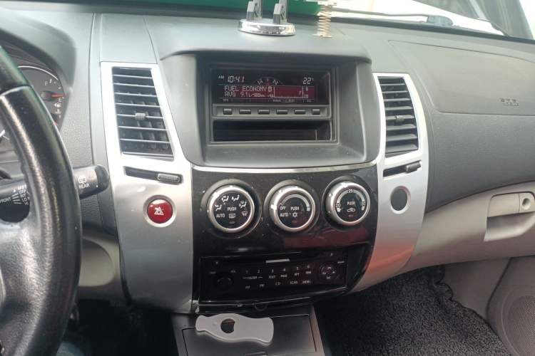 Used Mitsubishi Pajero Sport 2013 2.4L Manual Two-Wheel Drive Comfort Edition
