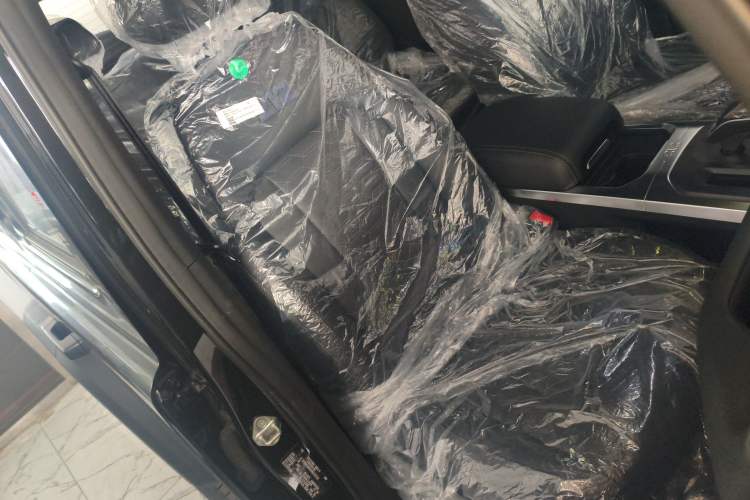 Used 212 T01 2024 2.0T Explorer