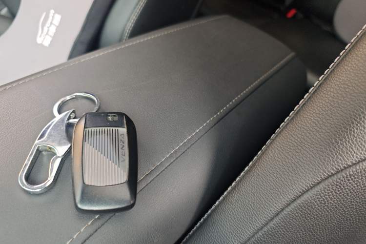 Used Toyota Venza 2022 2.0L CVT Two-Wheel Drive Prestige Edition
