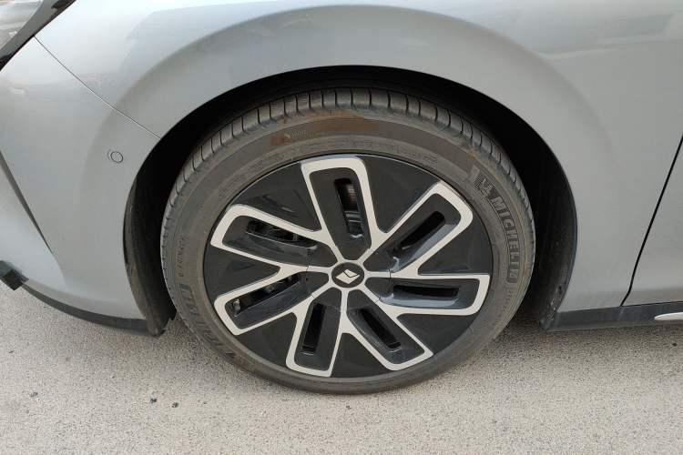 Used Baojun Enjoy 2025 All-Electric 600km Luxury Edition
