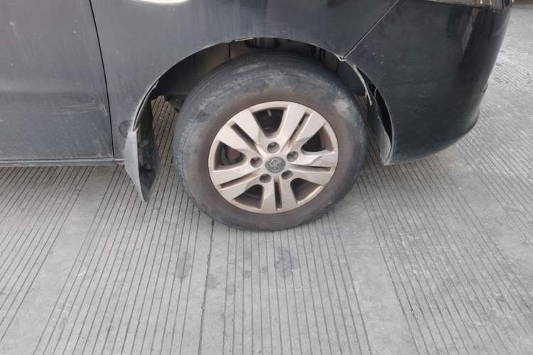 Used JAC Refine M3 2015 Maker Edition 1.6L Luxury Smart Version Right Front Wheel Hub