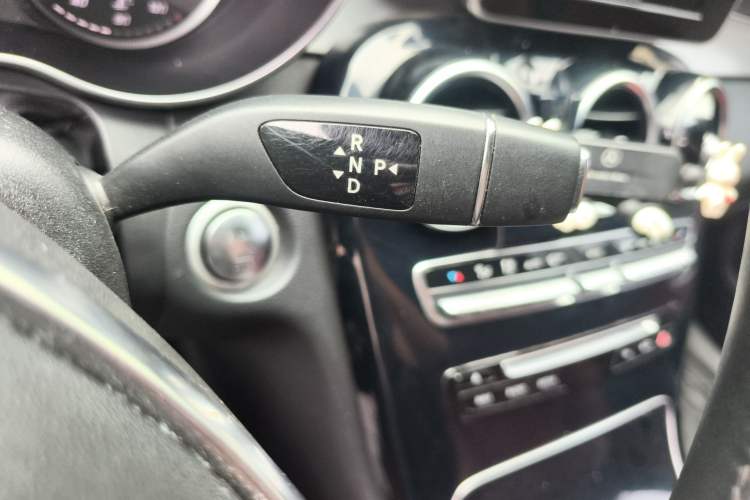 Used Mercedes-Benz C-Class 2018 C 200 Sport Edition Gear Lever