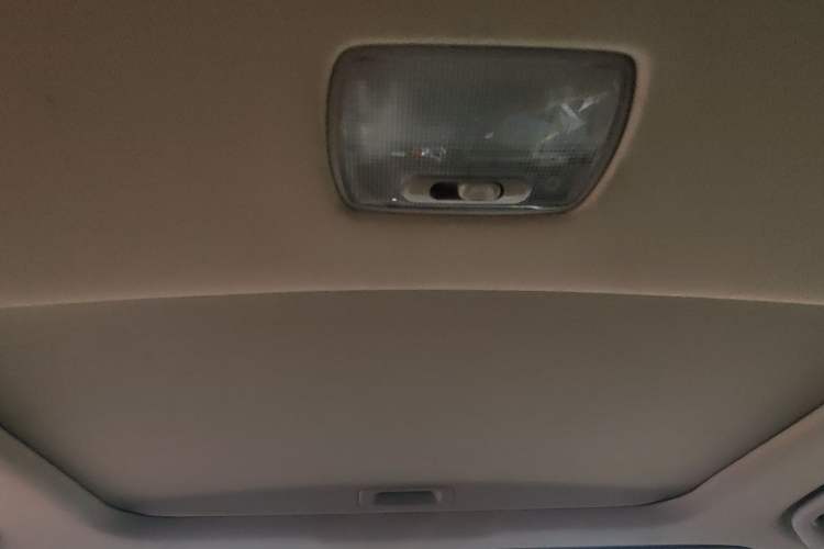 Used Honda CR-V 2016 2.0L two-wheel drive Urban Edition Headliner