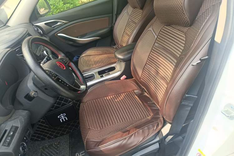 Used BYD Song 2017 Gaishe Upgrade Edition 1.5TID Automatic Elite Model Left Front Seat