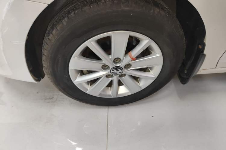 Used Volkswagen Santana 2015 1.6L Manual Fashion Edition
