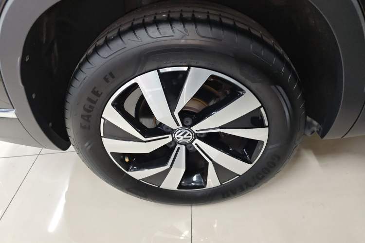 Used Volkswagen Tayron 2019 330TSI Two-Wheel-Drive Luxury Version China V Emission Standard
