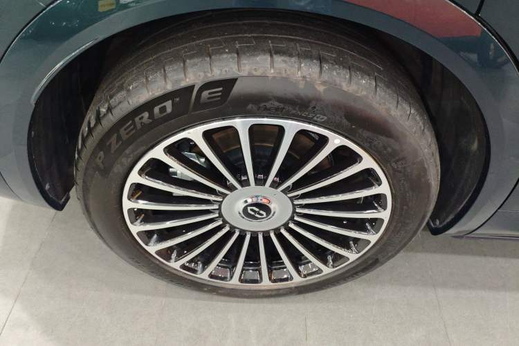 Used Hima AITO M8 2025 Extended-Range Ultra Version 53.4 kWh 6-Seater Edition
