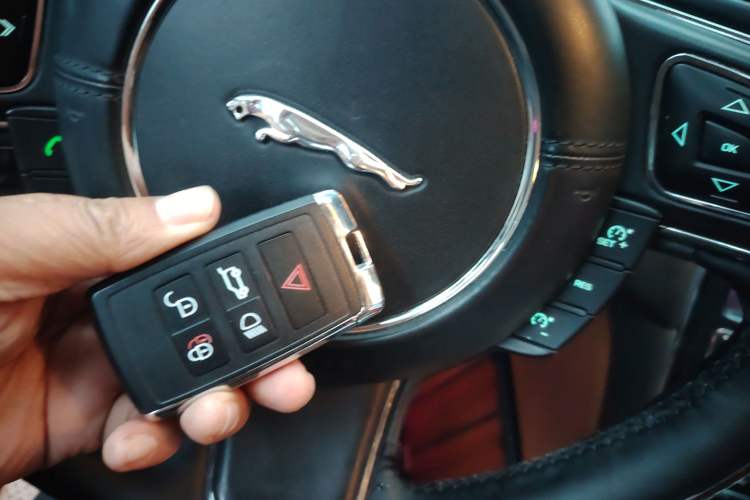 Used Jaguar XJ 2013 XJL 3.0 SC Flagship Business Edition Vehicle Key