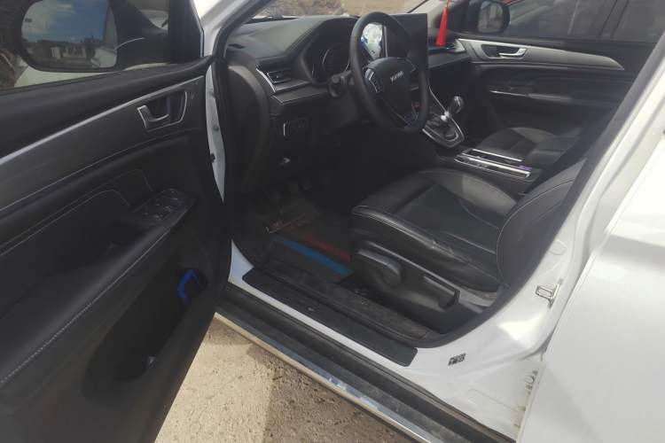 Used Haval M6 2021 PLUS 1.5T Manual Luxury Smart Connectivity Model