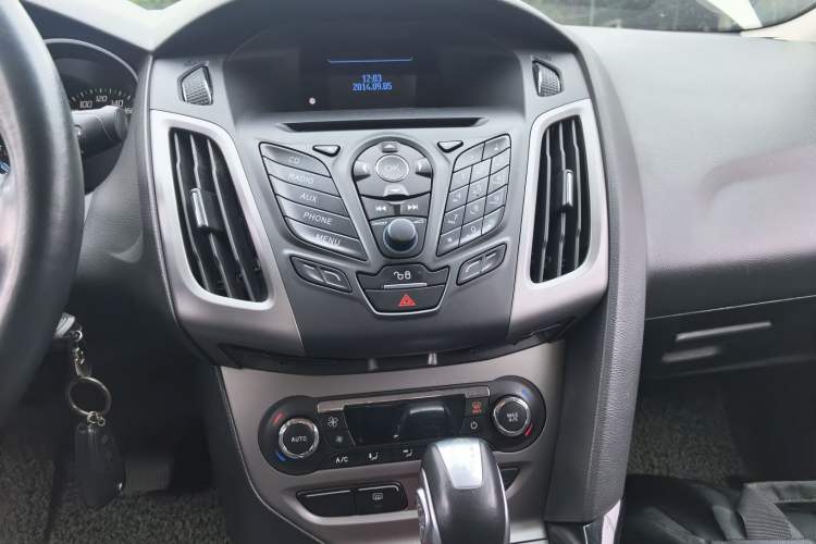 Used Ford Focus 2012 Sedan 1.6L Automatic Fashion Edition