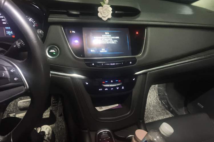 Used Cadillac XT5 2017 Anniversary Edition 25T Luxury Model