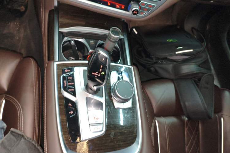 Used BMW 7 Series 2021 730Li Luxury Package Gear Lever