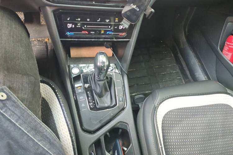 Used Volkswagen Tharu 2022 330TSI Four-Wheel Drive Luxury Edition Gear Lever