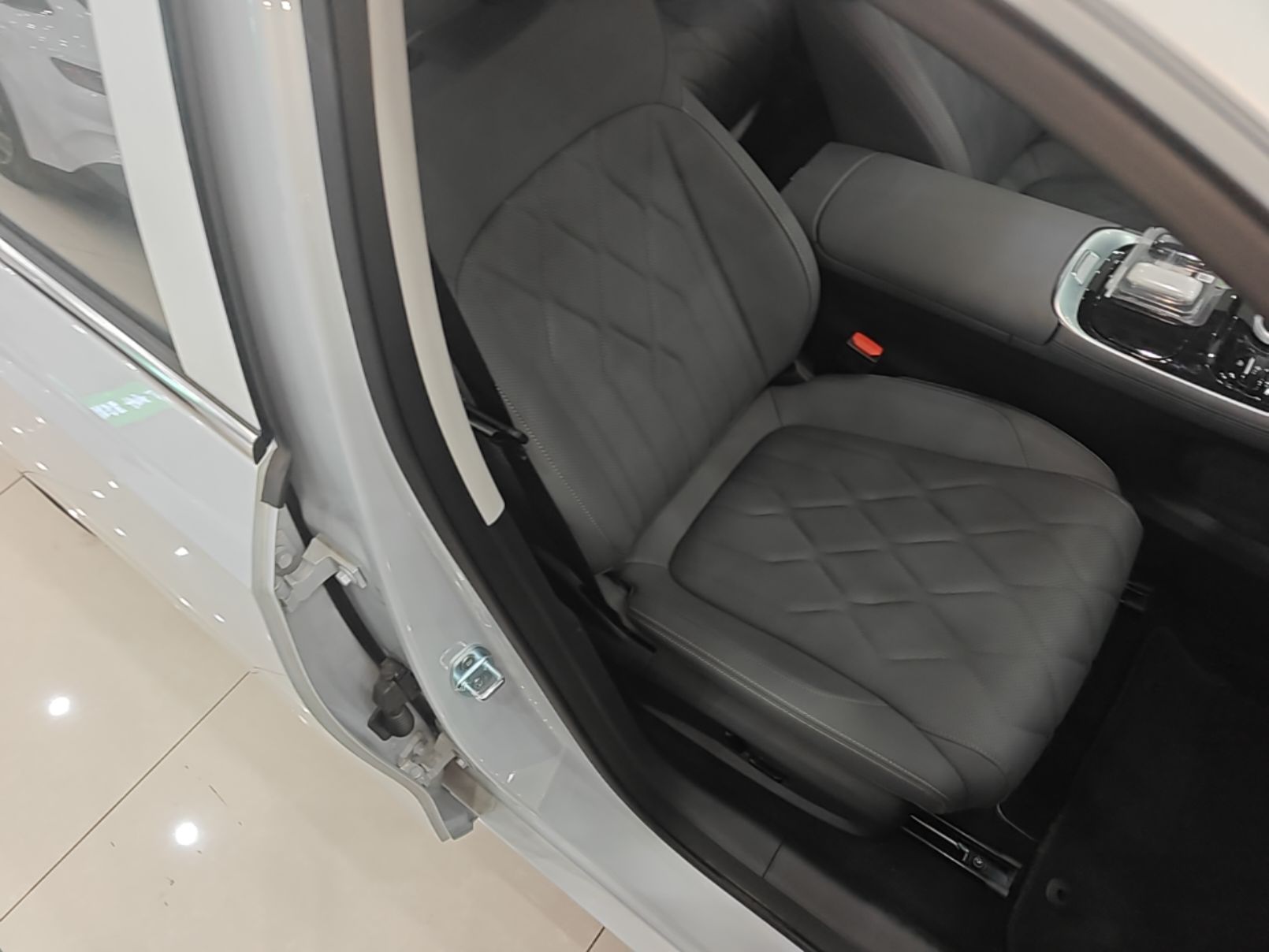 Geely Galaxy A7 2025 Model EM-i 150km Exploration+ Edition — снимка 19