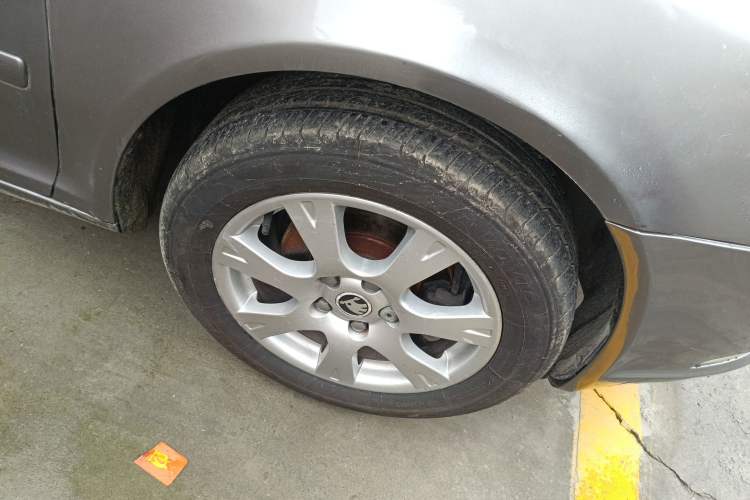 Used Skoda Octavia 2015 Classic Model 1.6L Manual Eado Version