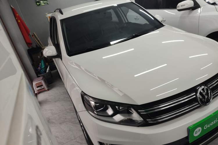 Used Volkswagen Tiguan L 2016 300TSI Manual Two-Wheel Drive Trend Edition