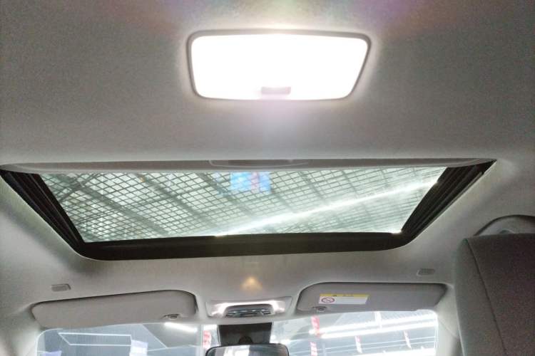 Used Toyota Corolla Cross 2022 2.0L Luxury Edition Headliner