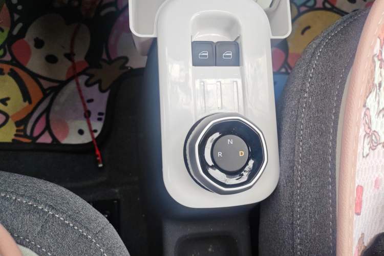 Used Geely Galaxy Panda 2025 210 km – Yuanqi Bear Gear Lever