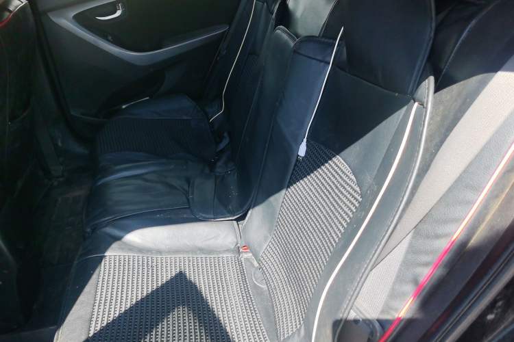 Used Hyundai Elantra (5th Generation / Langdong) 2015 1.6L Manual Leading Model
