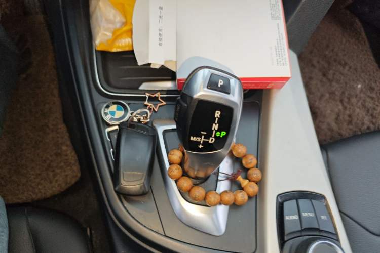 Used BMW 3 Series 2015 320Li Luxury Edition Fashion Model Gear Lever