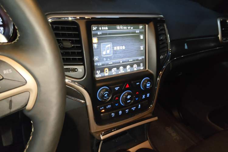 Used Jeep Grand Cherokee 2016 3.0L Elite Navigation Edition Audio And AC Panel