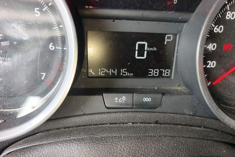 Used Peugeot 408 2020 360THP 10th Anniversary Premium Edition Odometer Close Up