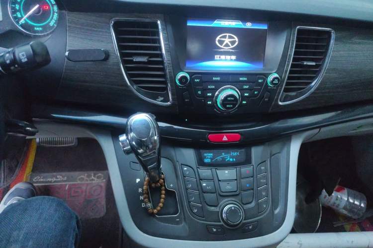 Used JAC Group Refine M5 2013 2.0T Gasoline Automatic Business Edition
