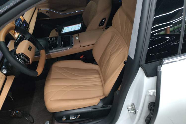 Used Geely Galaxy Galaxy 8 2025 130km EM-P Starship Edition