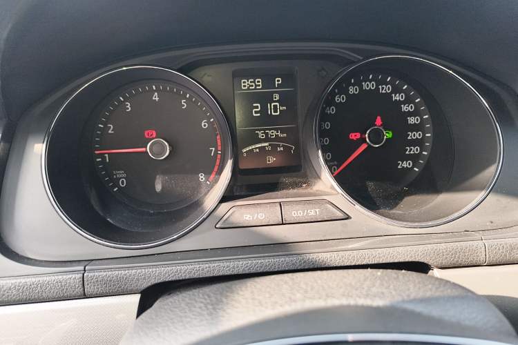 Used Volkswagen Lavida 2017 1.6L Automatic Comfort Edition
