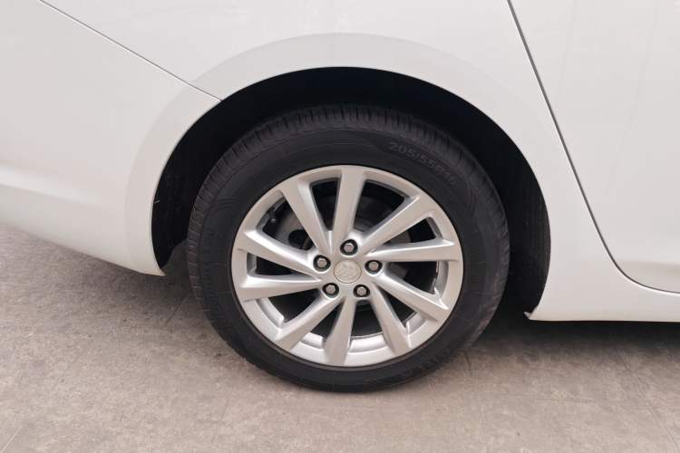 Used Buick Verano 2018 Sedan 15S Automatic Leading Model Exterior 4