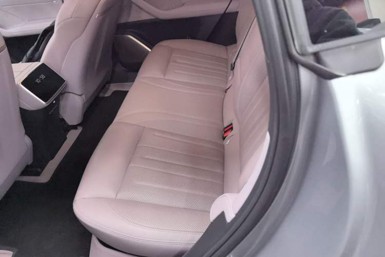 Used ONVO L60 2024 60 kWh Rear-Drive Version
