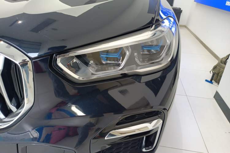 Used BMW X5 2022 Restyled xDrive 30Li Luxury Version M Sport Package
