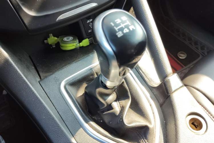 Used Dongfeng Aeolus AX7 2016 2.0L Manual Zhiyi Trim Gear Lever
