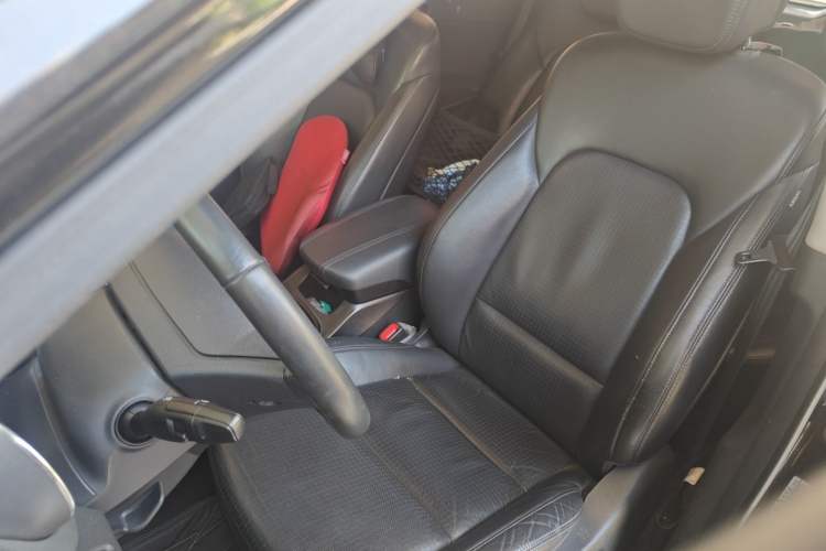 Used Hyundai Santa Fe 2013 2.0T Automatic All-Wheel Drive Top Trim