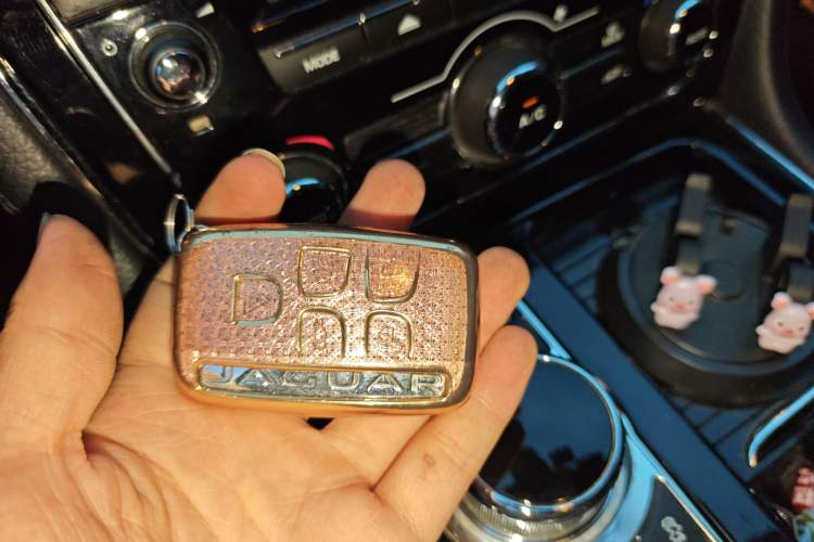 Used Jaguar XJ 2014 XJL 2.0T Two-Wheel-Drive Elegant Business Edition Vehicle Key