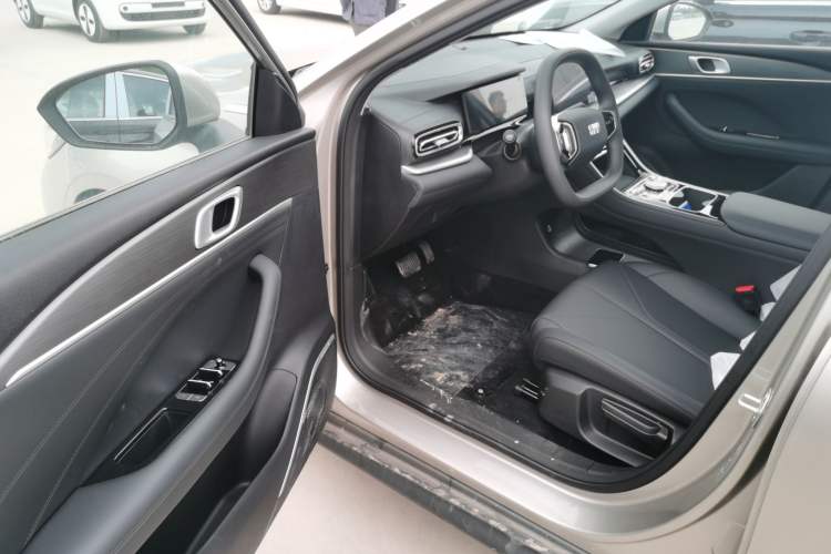 Used Geely Galaxy Stellar 6 2026 Model 125km Free-Style Edition Driver Seat