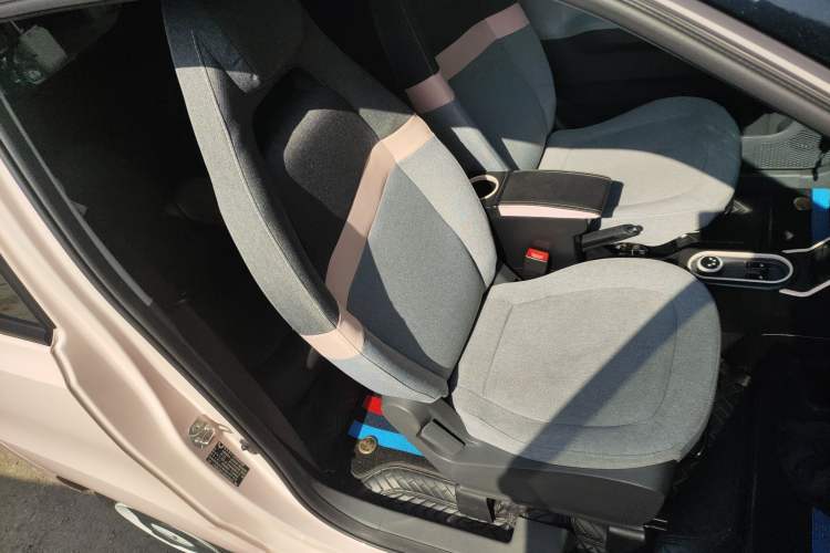 Used Wuling Hongguang MINIEV 2022 Macaron Premium Model – Lithium Iron Phosphate